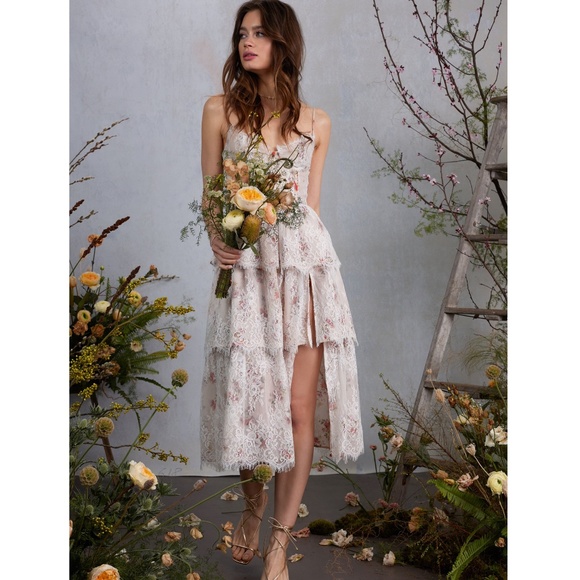 V. Chapman The Mia Dress in Natural Dainty Floral - Picture 4 of 16